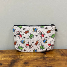 Load image into Gallery viewer, Pouch - Bugs on Grey